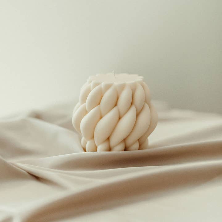 Lolitas Candle Co - Wholesale Novelty Candle - Knotted Minimalist Candle2