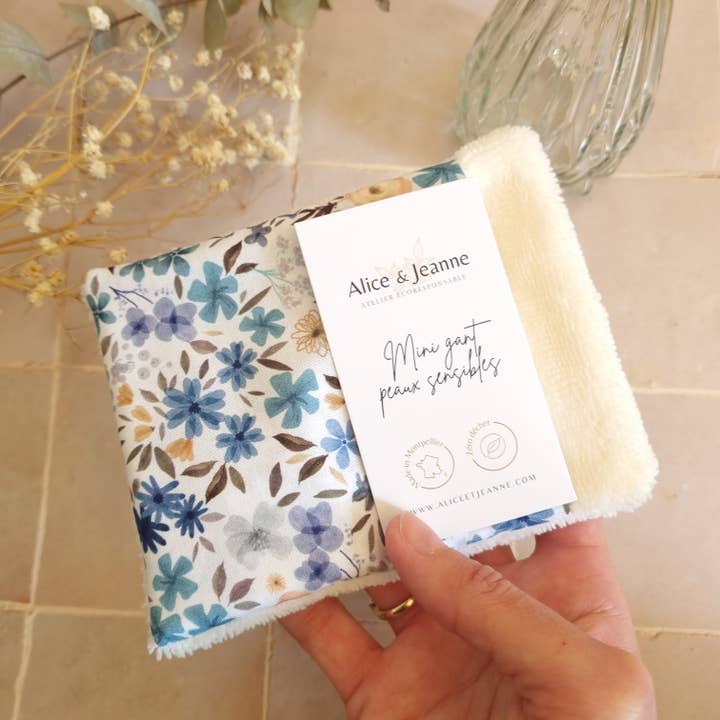Alice et Jeanne - Wholesale Exfoliating Gloves/Mitts - Mini glove for sensitive skin Anaïs3