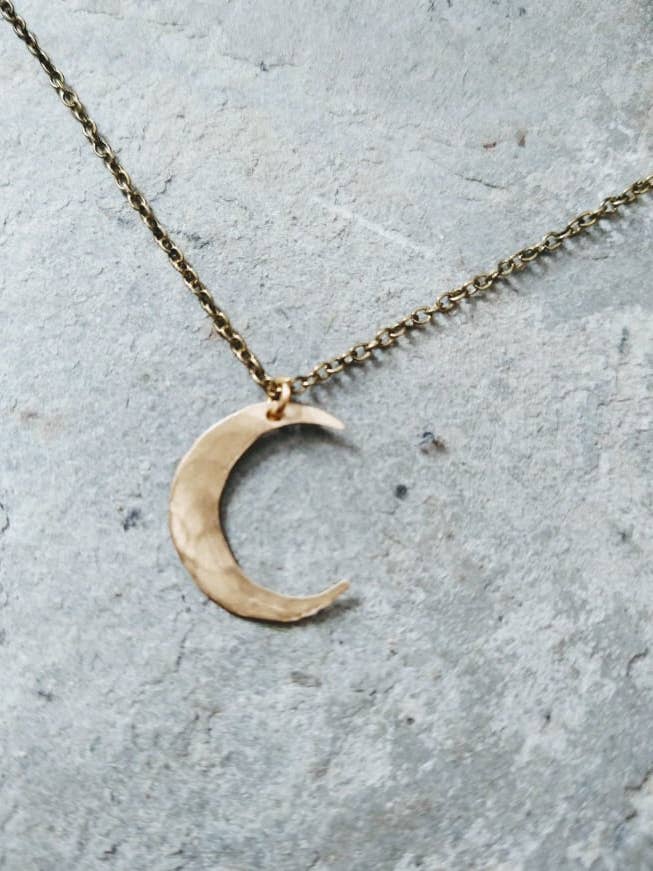 Collana Luna Crescente Piccola - Ottone per la vendita all'ingrosso da parte di Weaving Winds