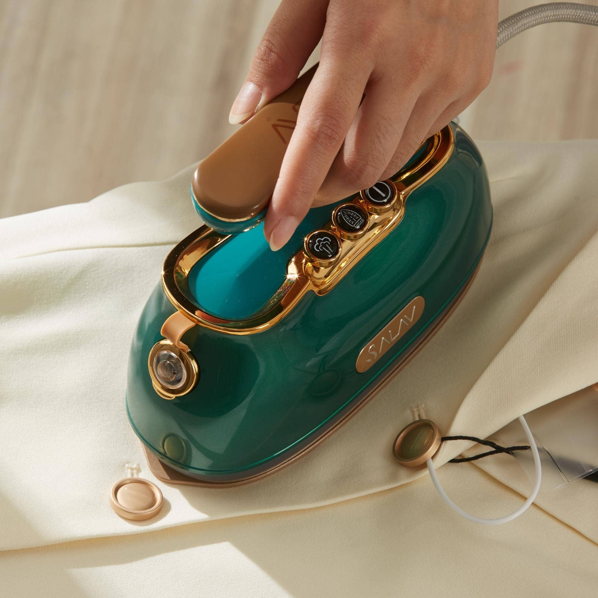 Salav-True & Tidy – wholesale Steamer – Retro Edition Duopress Steamer and Iron16