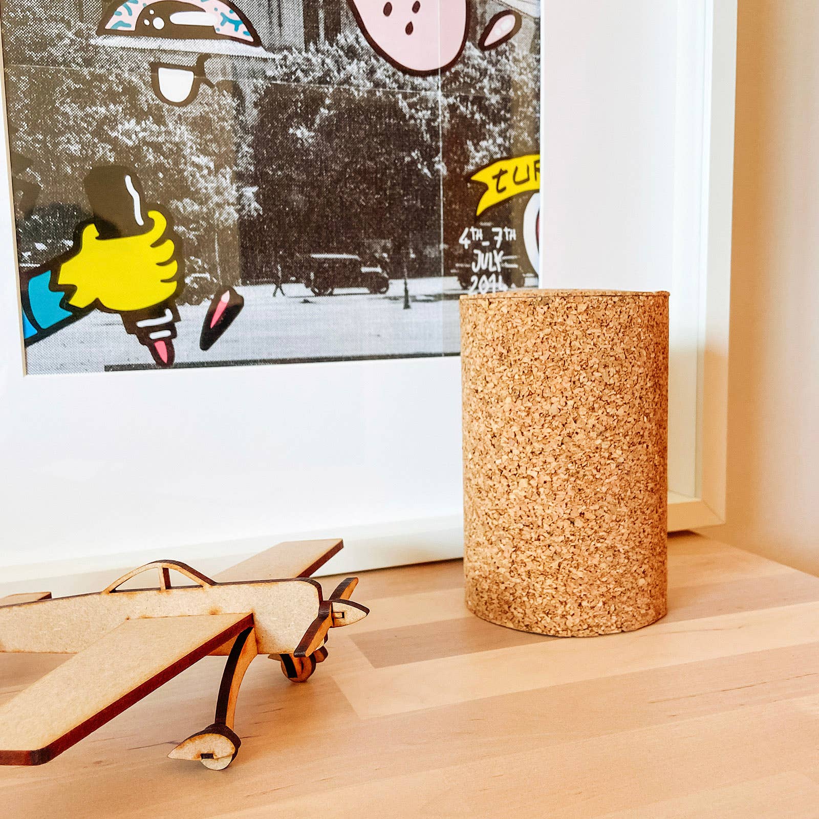 Minimal Cork – wholesale Accent-/skrivbordslampa – Liten korklampa – Blomma1