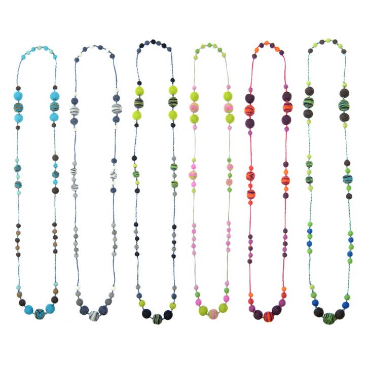 Wolvilt halsketting handgevilt Jupiter assorti 6 voor wholesale door Erik & Mike