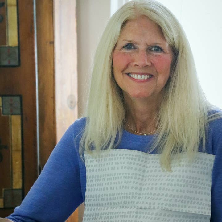 NEATGOODS, LLC. - Wholesale Disposable Napkin - Stylish Disposable Adhesive Napkins/Bibs | 100-Count Box7