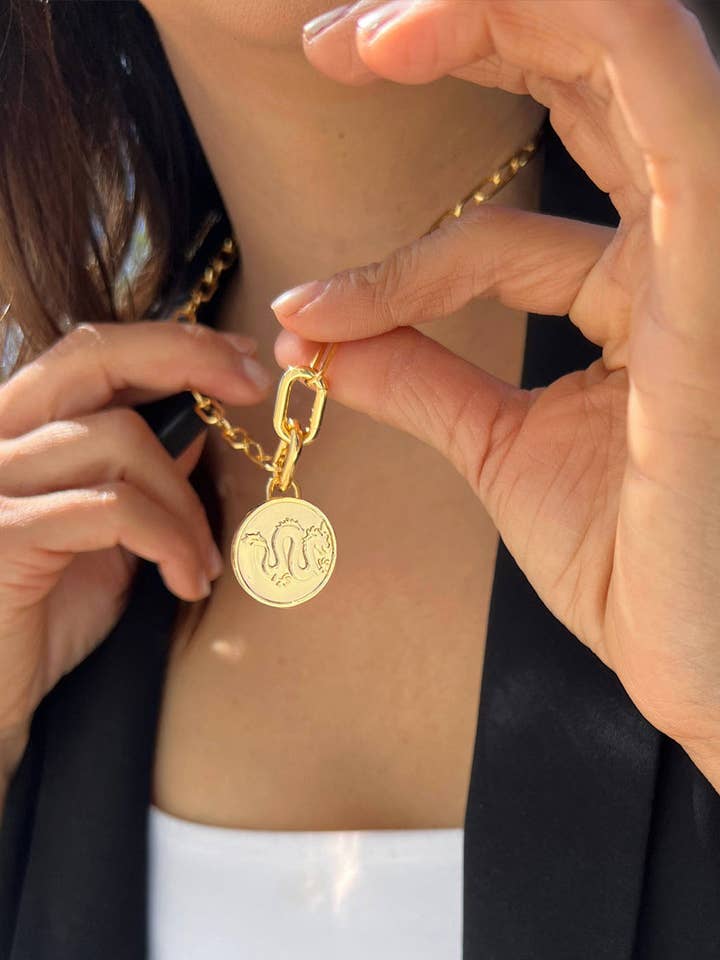 Colgante Amuleto DRAGÓN DE LA SUERTE | Oro de 18K sobre Plata de Ley para venta al por mayor de Sonia Hou Jewelry