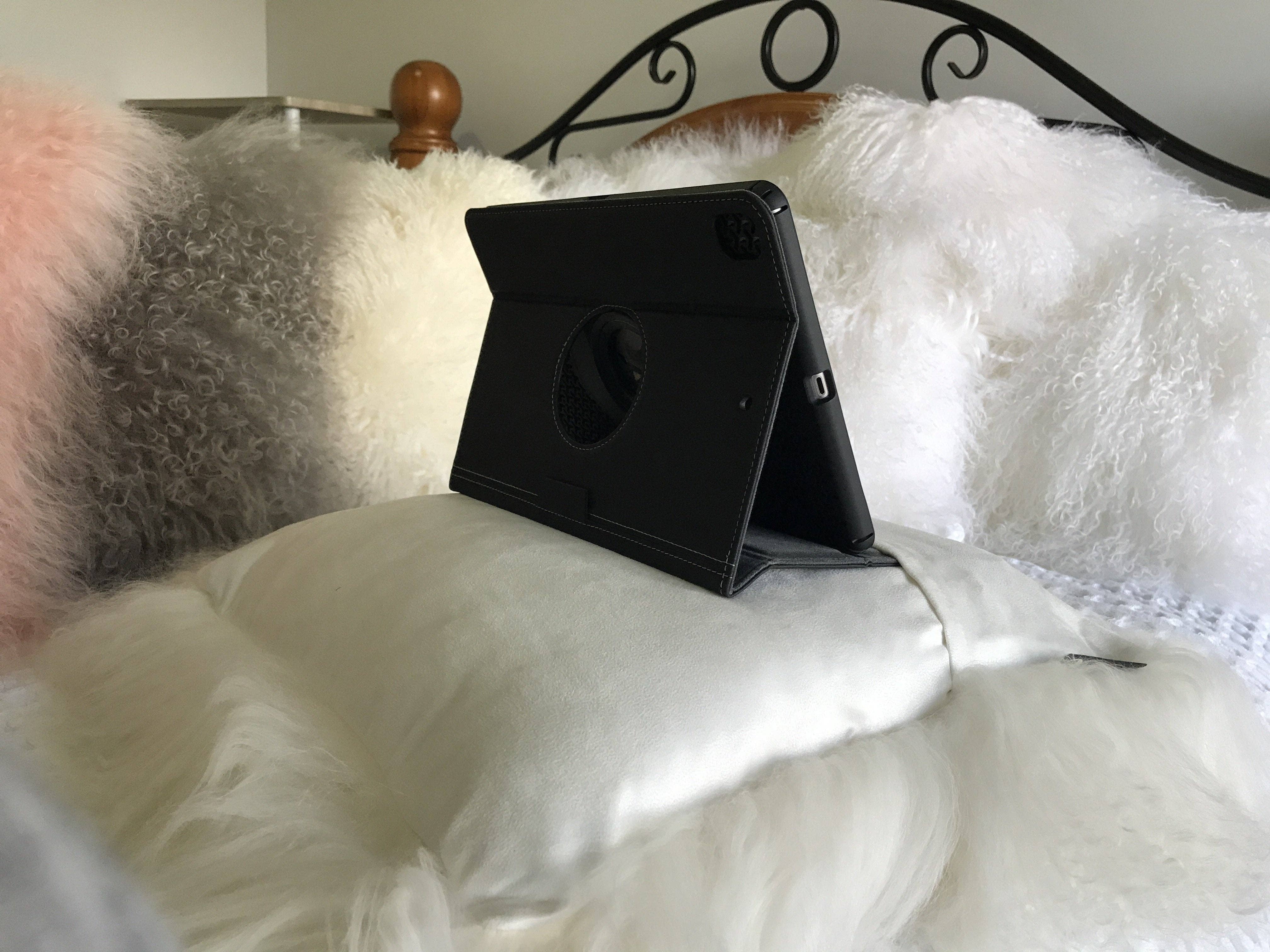 deladonica - Wholesale Throw/decorative pillow - DeLadonica Mongolian Sheepskin Lambswool Cushion White Pop9