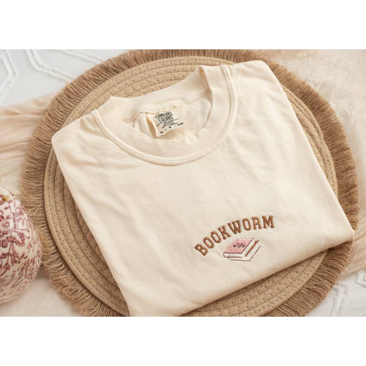 Nunu's Studio - Wholesale T-Shirt - Unisex - Embroidered Bookworm & Book Lover T-Shirts and Gifts4
