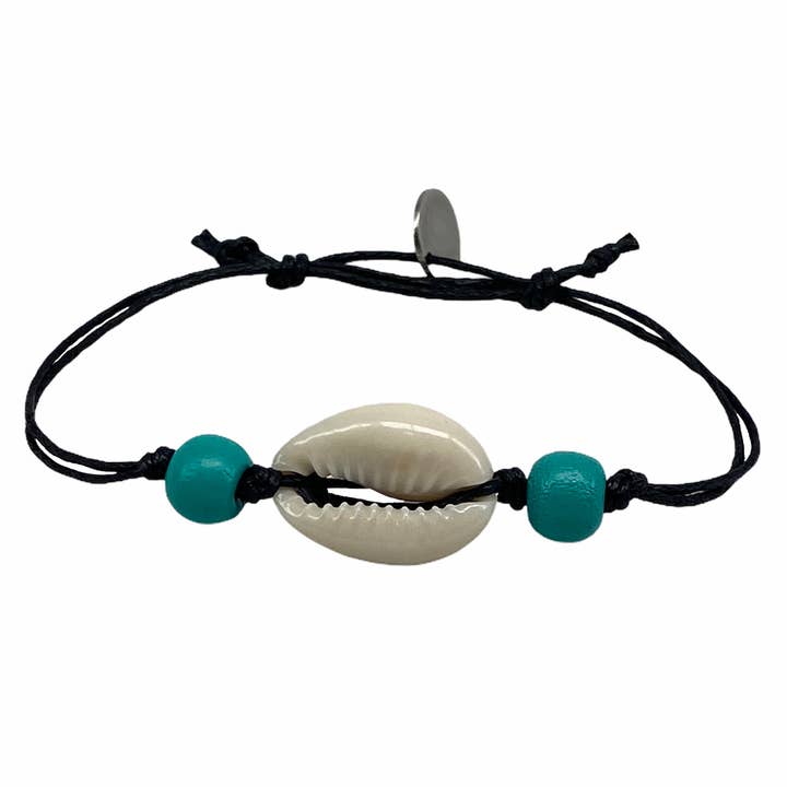 Anna bracelet - cowry with blue wooden beads for wholesale by Eiland Sieraden