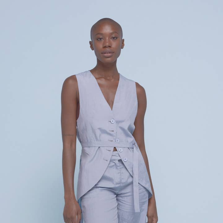 SUNDAY LIFE - Wholesale Outerwear Vest - Women's - ALICE—WAISTCOAT WITH SPLIT FABRICS ON THE BACK0