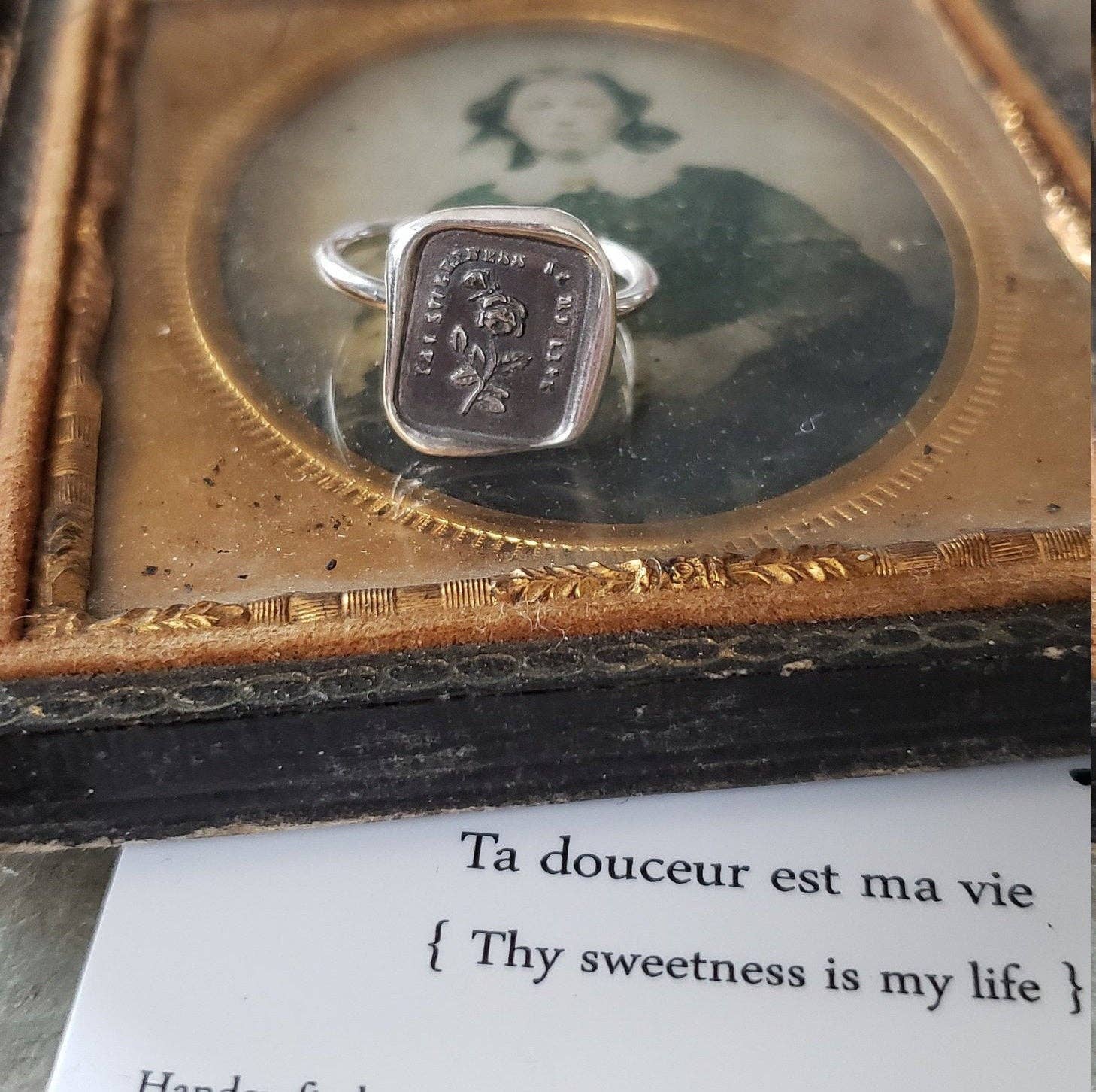 Plum and Posey – Anel de sinete por atacado – Rosa e borboleta - anel de vedação de cera1