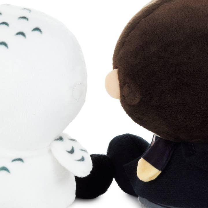 Hallmark – wholesale Stuffed/plush toy – Kids & baby – Bettertogether Harry Potter™ & Hedwig Magnetic Soft Toy Pair3