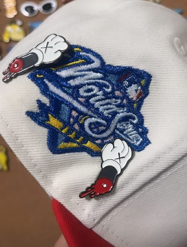 Pin Pal Limited - Wholesale Lapel Pin/Button - Kaws Hands 2 PC Pin Set2