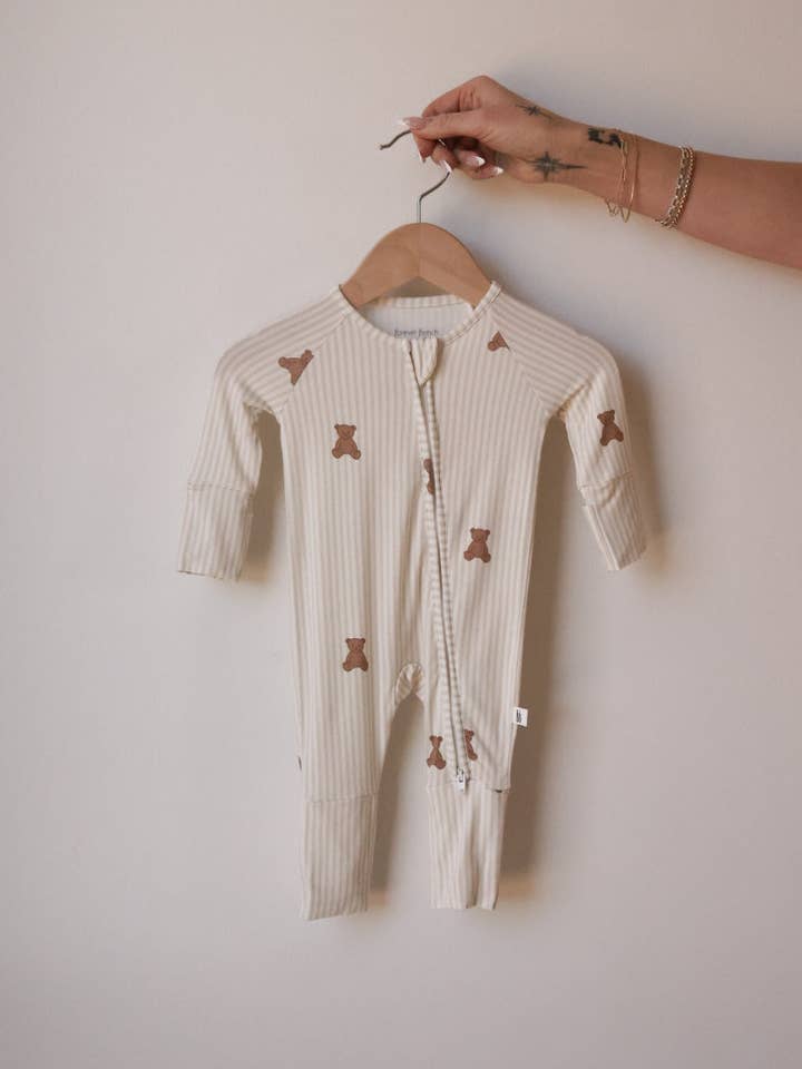 Pijamas de Cremallera de Bambú | Osito para venta al por mayor de Forever French Baby