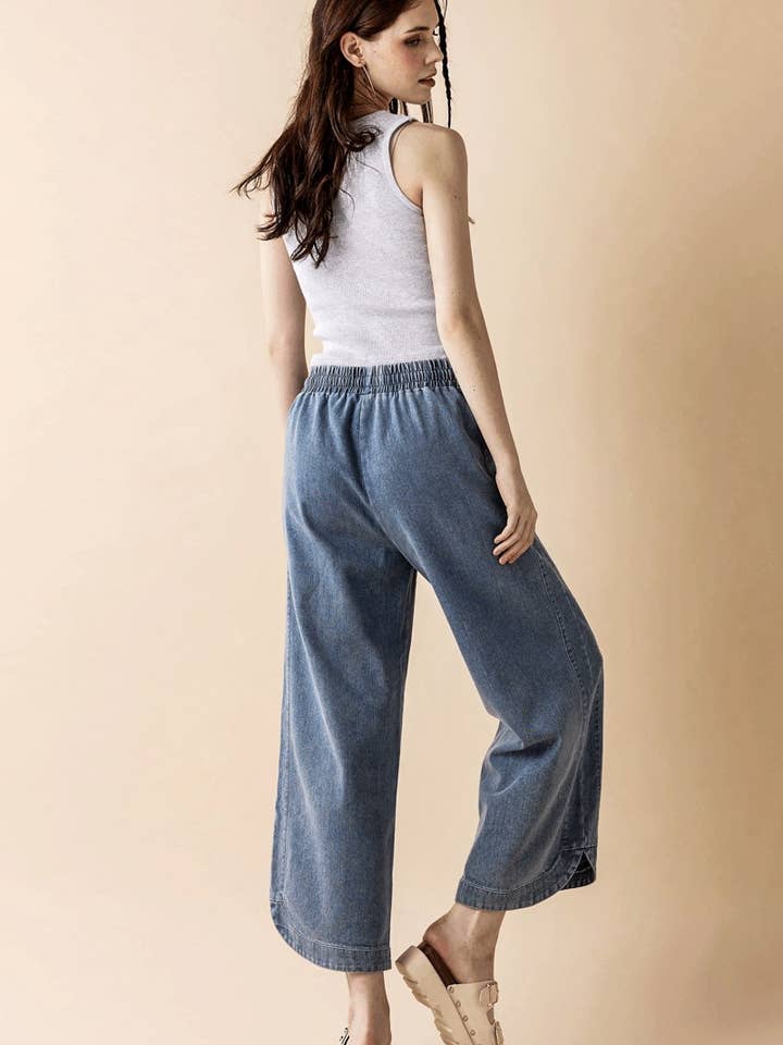noflik - Wholesale Jeans - Women's - Denim Wide Leg Crop Pants with Dolphine Tail Hem -INP1021..