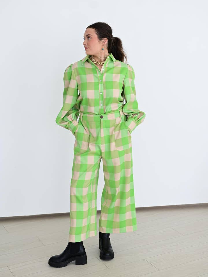Turquoise Haven - Wholesale Pants - Women's - TH56 GREEN GINGHAM PANT (7 Piece)