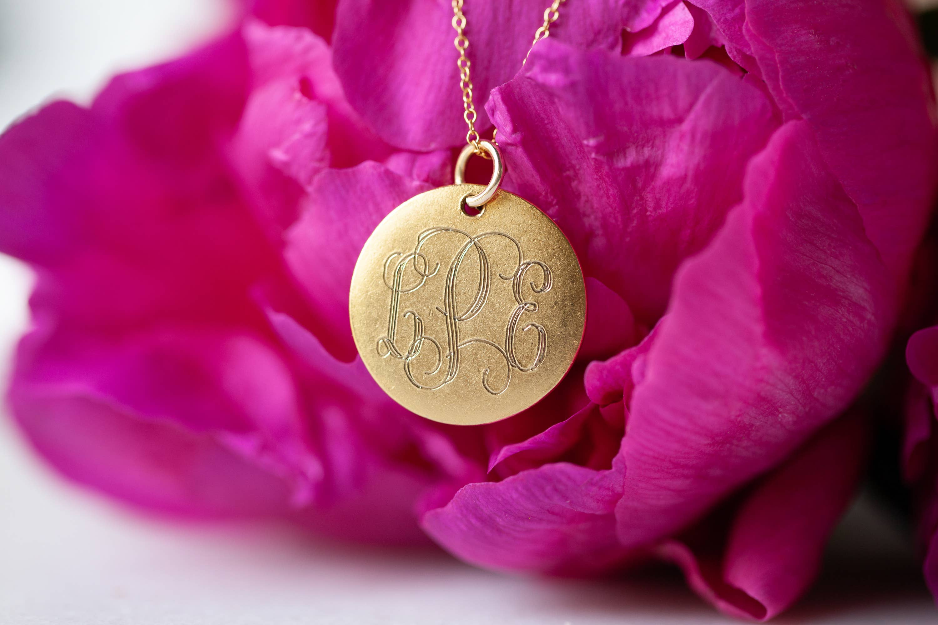 Golden Thread - Wholesale Pendant/Charm Necklace - Antique Small Disc Necklace3