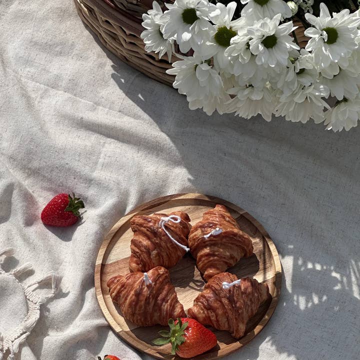 ONRUS Candles - Wholesale Novelty Candle - Croissant Hand-Poured Soy Wax Candle4