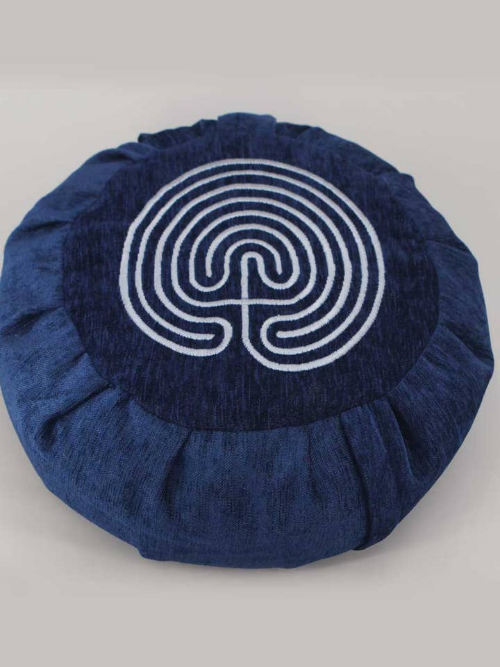Coussin de méditation Zafu au design de labyrinthe à sept cercles pour la vente par Buddha Groove
