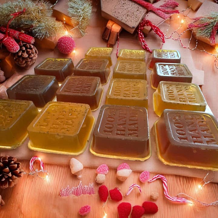 Well Fed Wolf L.L.C. - Wholesale Zeepblok - Bosbessentijmhennepzaadolie, indigo-poederzeep 2,5 oz 3