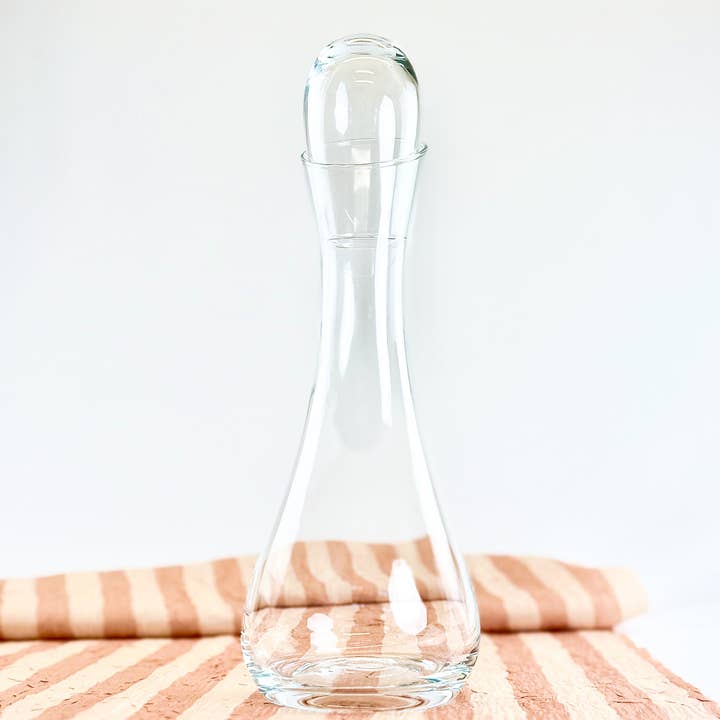 Caraffa trasparente con tappo - Torre - Made in Italy per la vendita all'ingrosso da parte di Via Graceffo