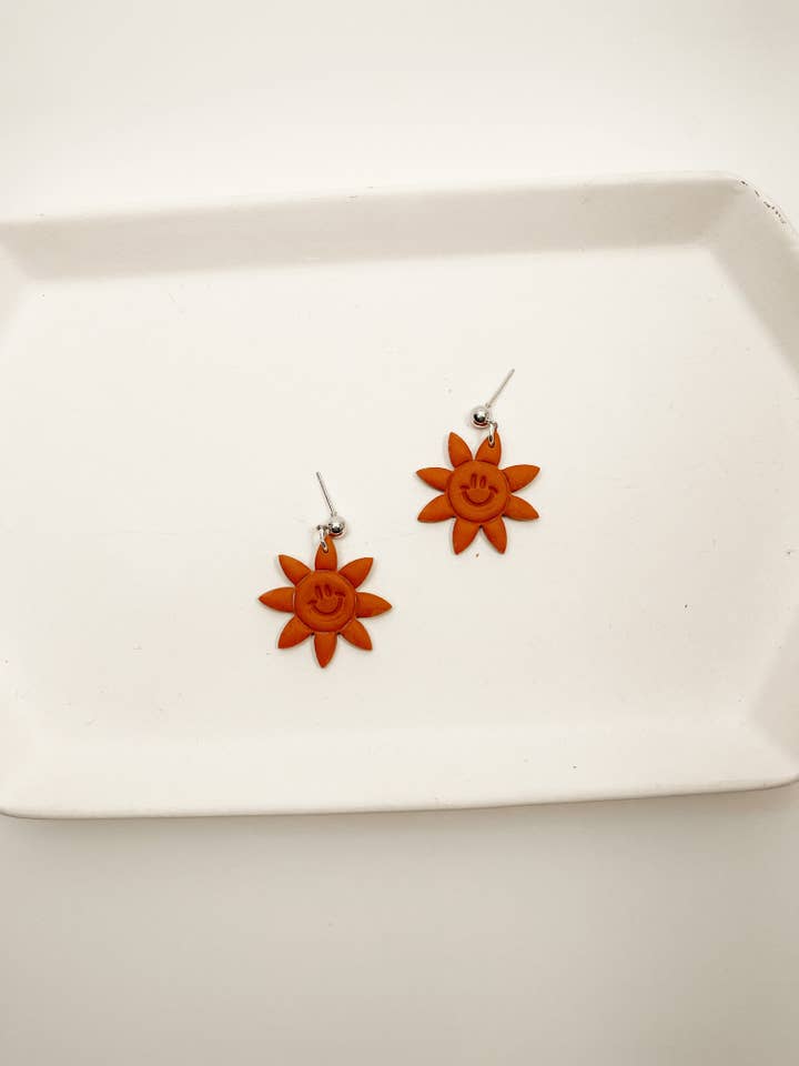 Happy Rays | Handgjorda polymerlera örhängen för wholesale av LivCreated