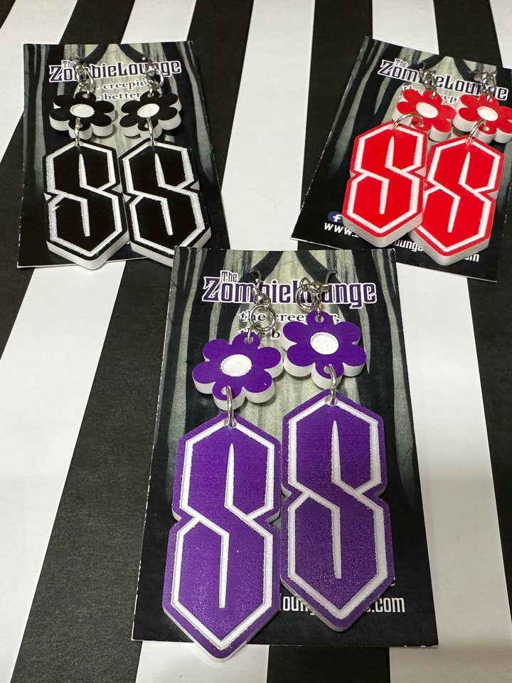 S-ritningsörhängen för wholesale av Zombie Lounge Bootique