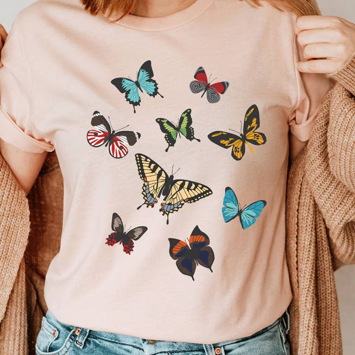 T-shirt graphique papillon fantaisiste pour la vente par Select Apparel