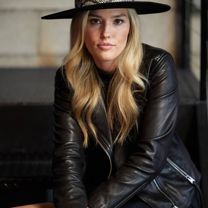 Hoed met slangenhuid en lederen band van boawolvilt 3,5 inch met brede rand voor wholesale door Nature Checkout Inc