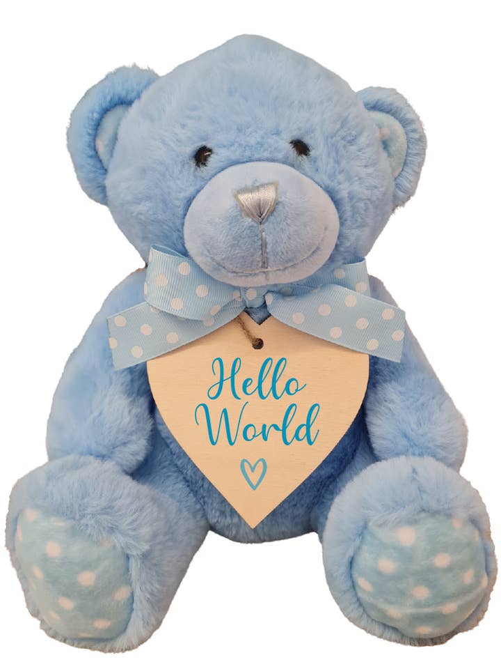 Second Ave Hello World Zwangerschapsaankondiging Blauwe teddybeer knuffel met houten hartlabel voor wholesale door Second Ave Gift Company