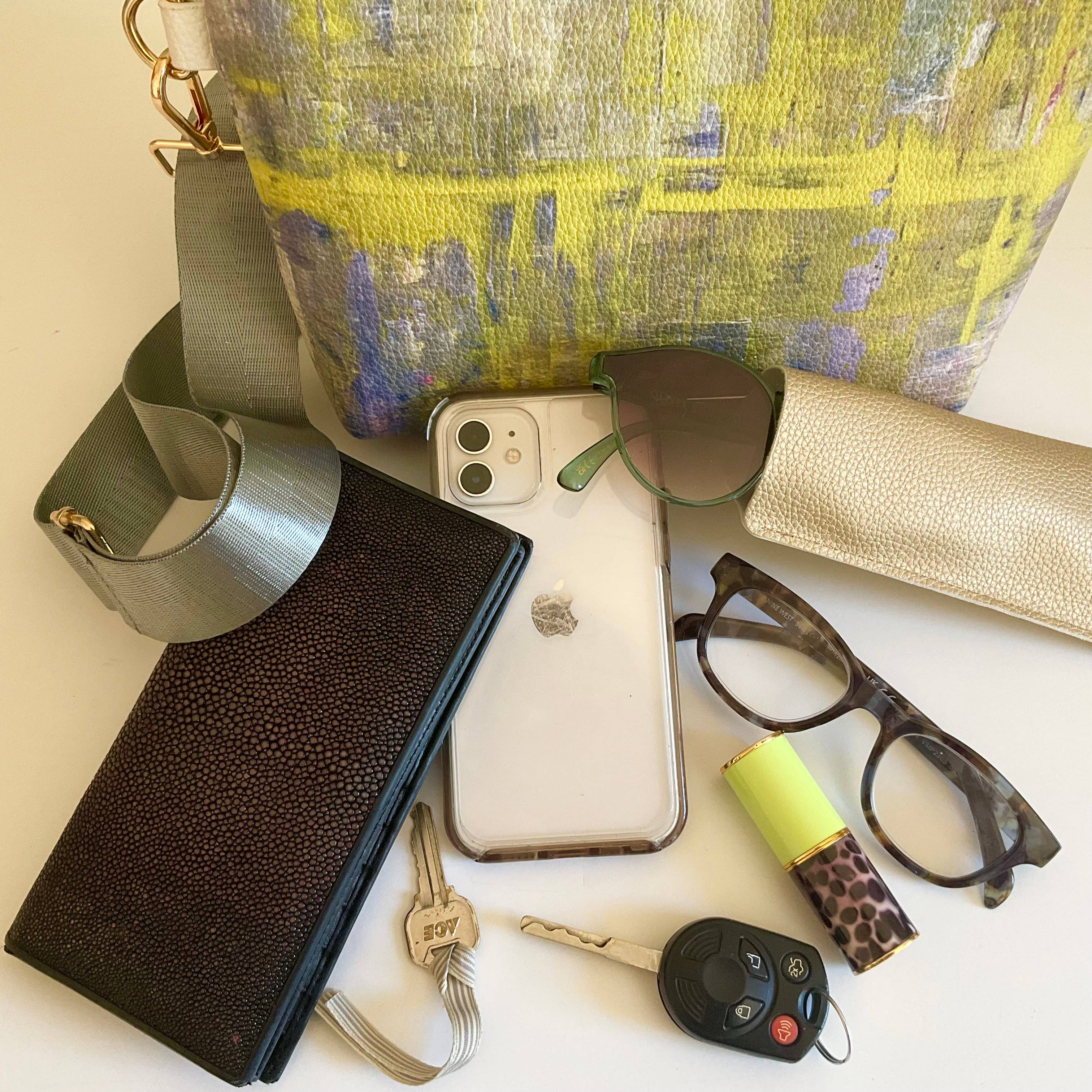 Delisch Jewelry & Accessories - Wholesale Crossbody Bag - Women's - LEMON PEWTER CROSSBODY HANDBAG2