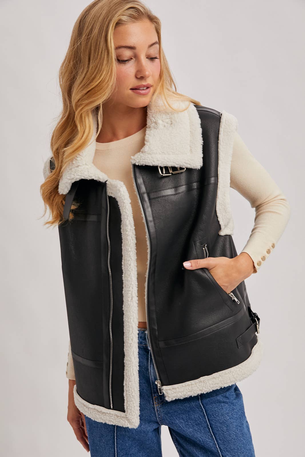 Bluivy – wholesale Outerwear Vest - Women’s – FAUX LEATHER WITH INNER FAUX SHEARLING AVIATOR VEST2