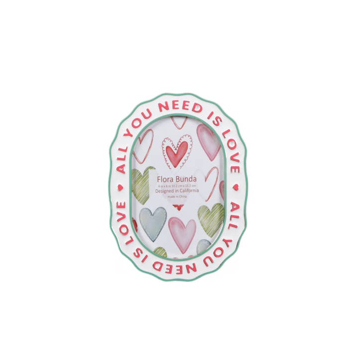 Cadre photo en alliage de zinc 4x6 "TOUT CE DONT VOUS AVEZ BESOIN, C'EST D'AMOUR" pour la vente par Flora Bunda Inc