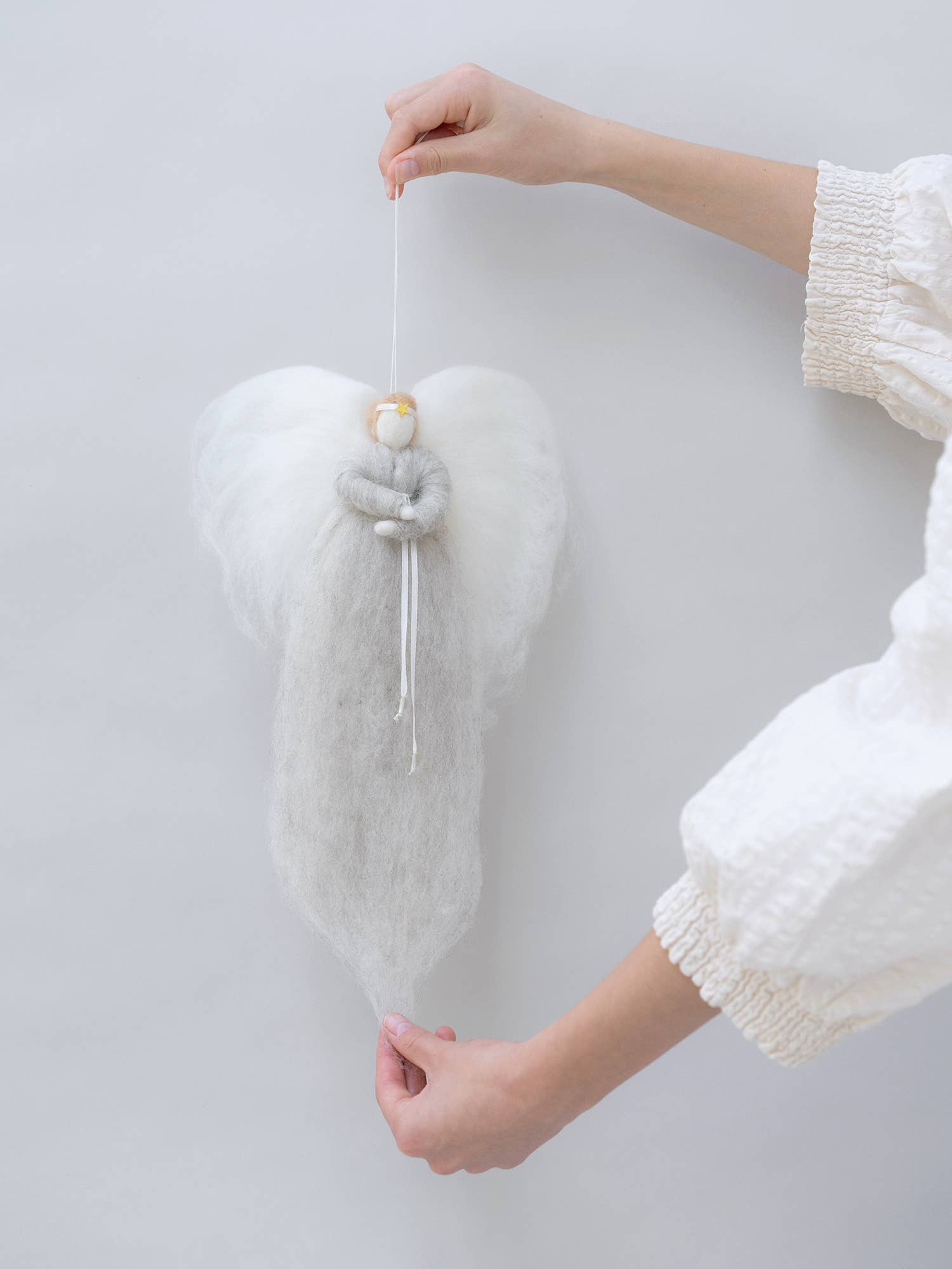 Jurianne Matter - Vente Figurine décorative - Ange en laine IRINI - teinte neutre6