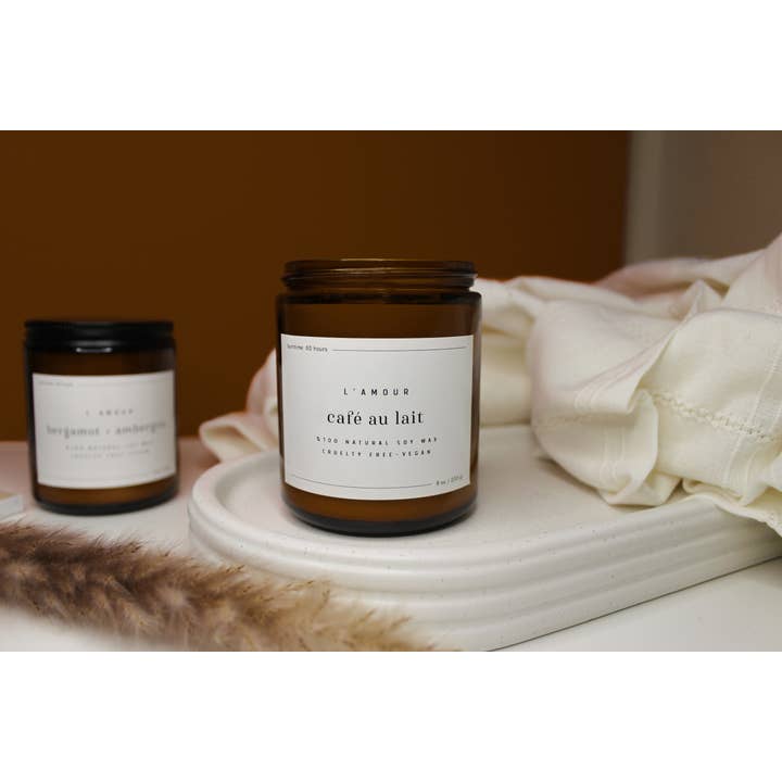Café Au Lait sojawaskaars amberkleurige pot - geparfumeerd naar koffie - 8 oz voor wholesale door Allura Concept