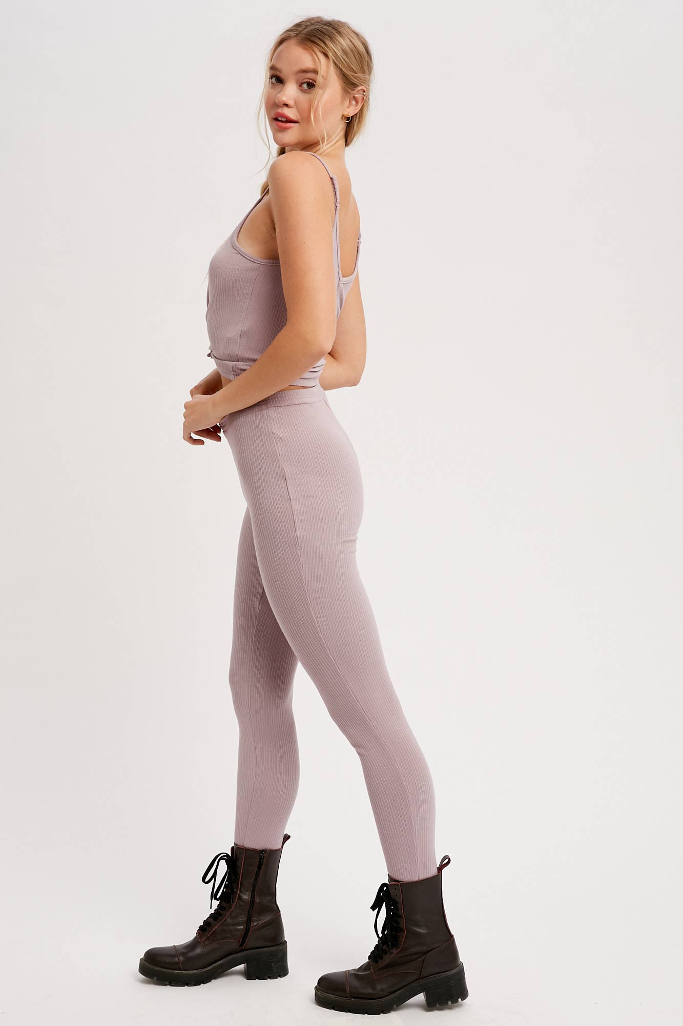 Listicle – Großhandel Loungewear-Set – Damen – Geripptes Strick-Cami & Leggings-Lounge-Set22