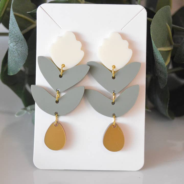 Boucles d'oreilles empilées de feuilles florales, boucles d'oreilles, boucles d'oreilles tendance pour la vente par The Adorned Fox