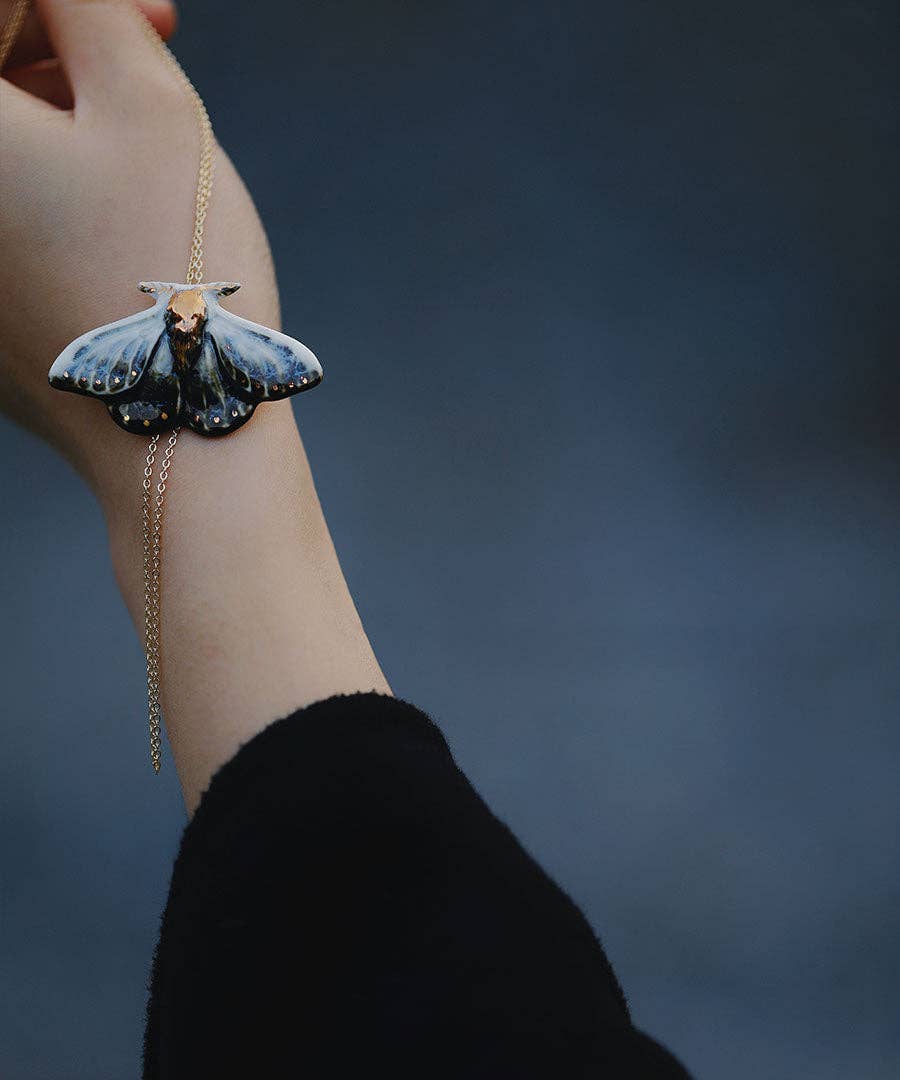 Vermilion Collection – wholesale Pendant/charm necklace – YIHE Ceramic Accessories "Blue Tiger Moth"1