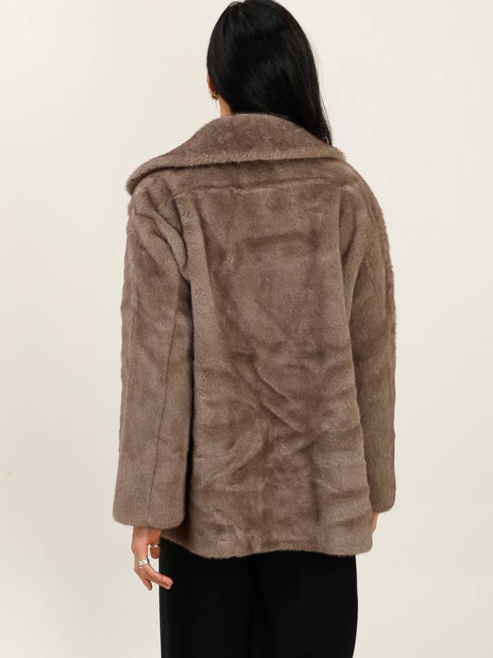 DIX-ONZE - Wholesale Fur/Faux Fur Coat - Women's - Soft Effect Fur Jacket – Chic & Versatility10