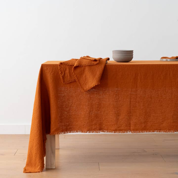 LinenMe - Wholesale Tablecloth - Linen Tablecloth Cinnamon Terra Fringe