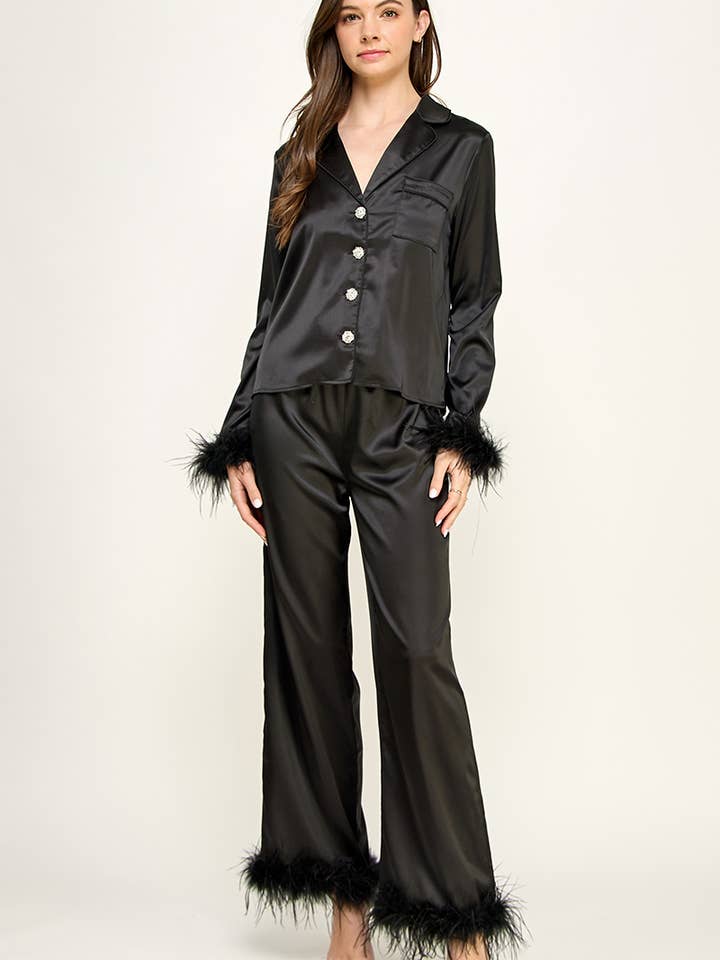 ENSEMBLE DE COUCHAGE EN SATIN À MANCHES LONGUES ET COL BOUTONNÉ SUR LE DEVANT - SET8220F pour la vente par Freesia