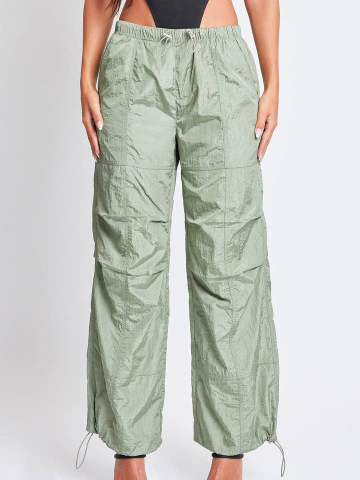 Pantalon parachute en nylon à enfiler pour femmes pour la vente par YMI