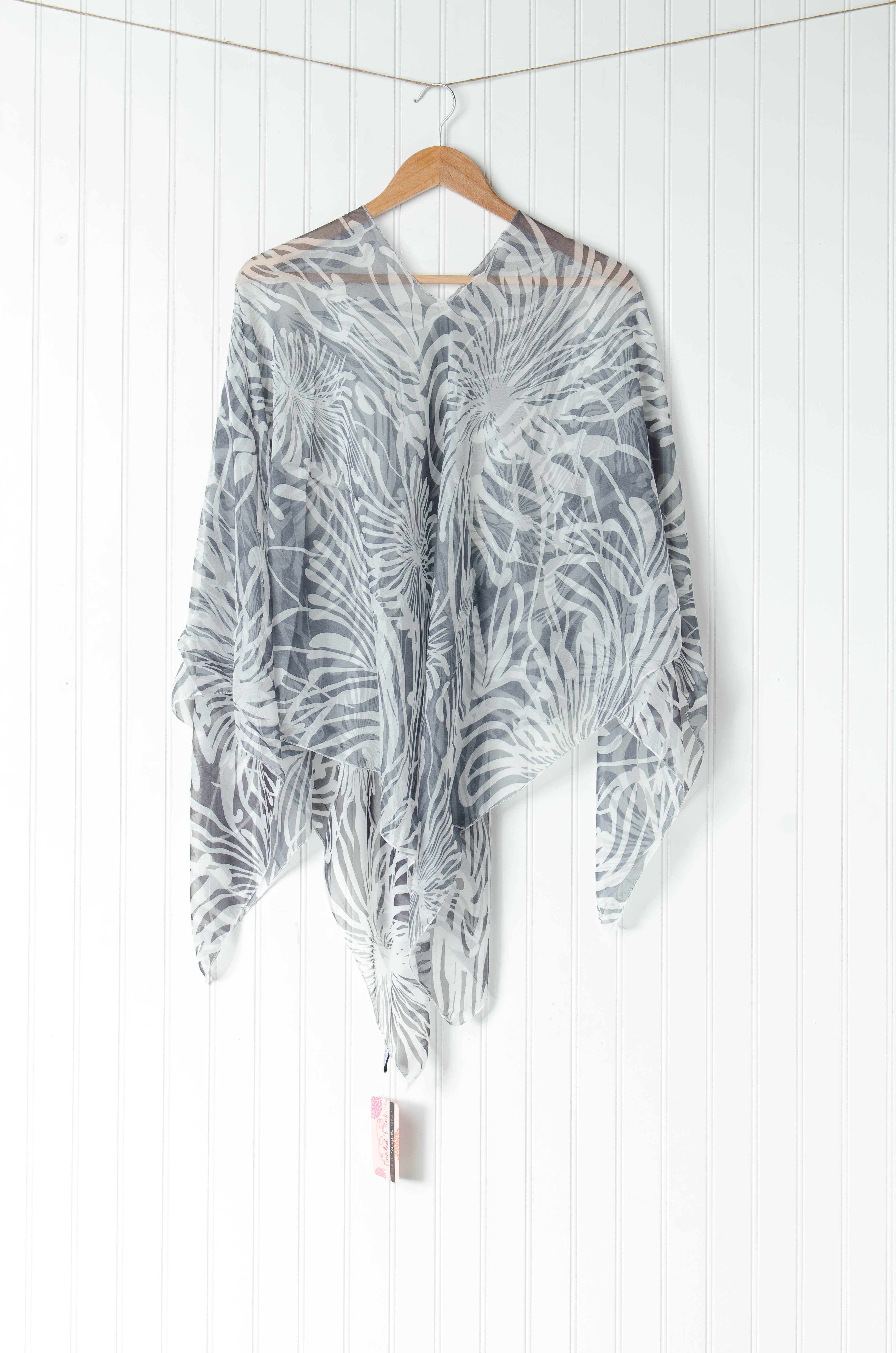 Chloe & Lex - Wholesale Poncho - Women's - Abstract Lightweight Floral Poncho4