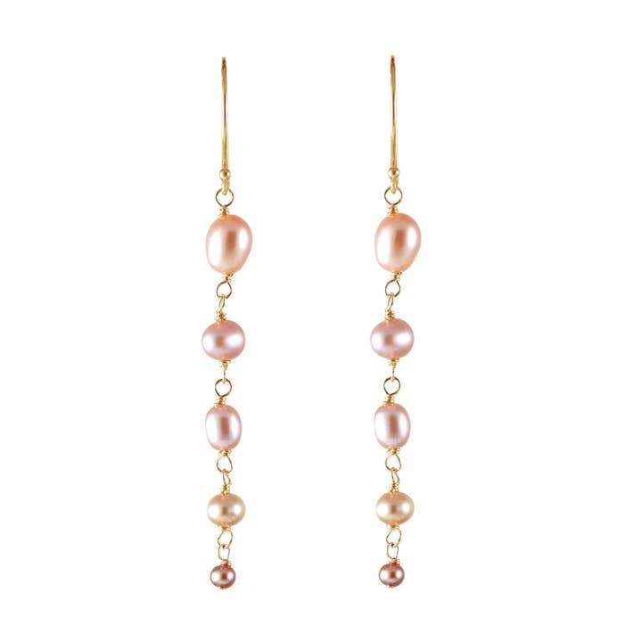 E-3924 BOUCLES D'OREILLES EN OR AVEC PERLES ROSES GRADUÉES 5 pour la vente par Alicia Van Fleteren Jewelry Design