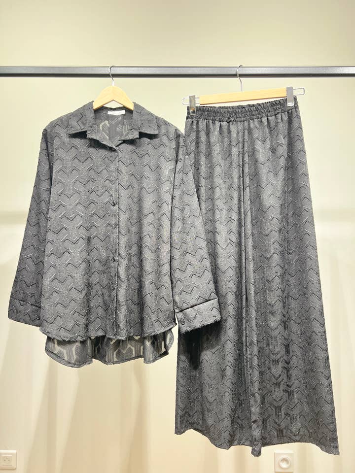 L'Emotion - Wholesale Top & Pant Set (NOT Loungewear) - Women's - Shiny Geometric Pattern Blouse and Pants Set3