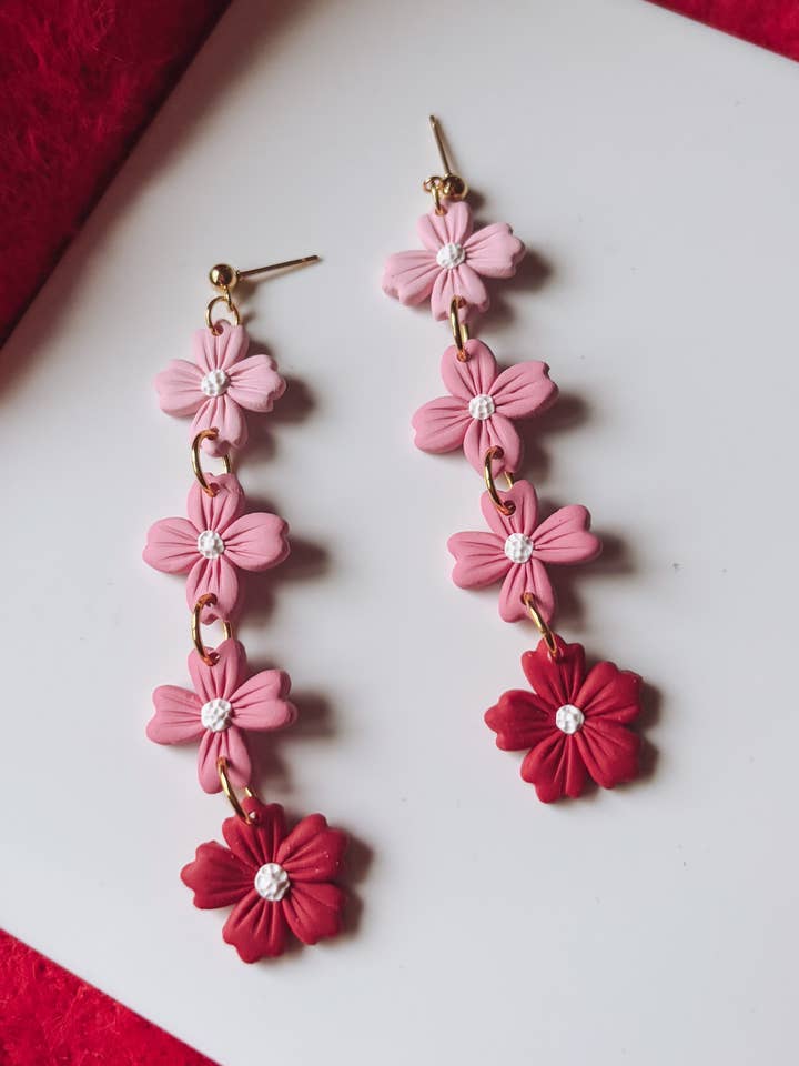 Boucles d'oreilles Flower Power pour la Saint-Valentin, cadeaux pour la Galentine's Day pour la vente par Placed by Grace