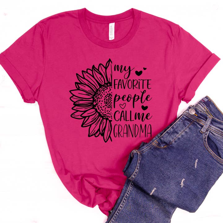 Mina favoritfolk kallar mig farmor T-shirt för wholesale av The Potted Oasis