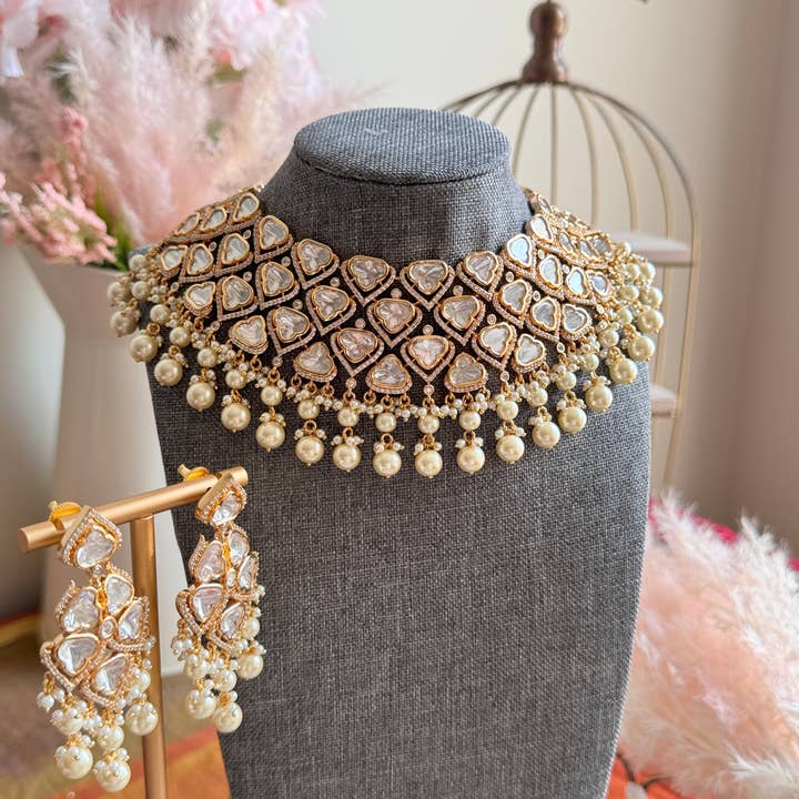 Kaia pour la vente par Saaj By G