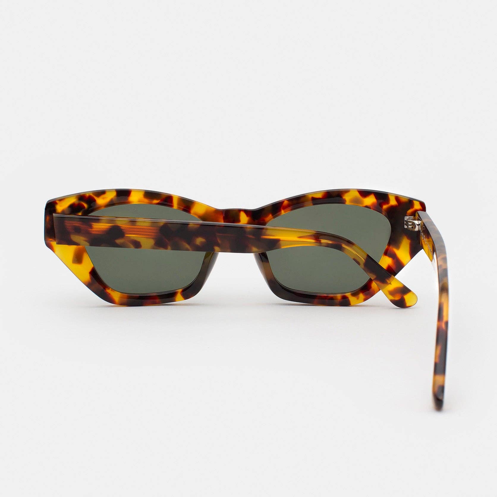 FORA - Wholesale Sunglasses - Unisex - Women's Cat-Eye Sunglasses | Keeper | Acetate2