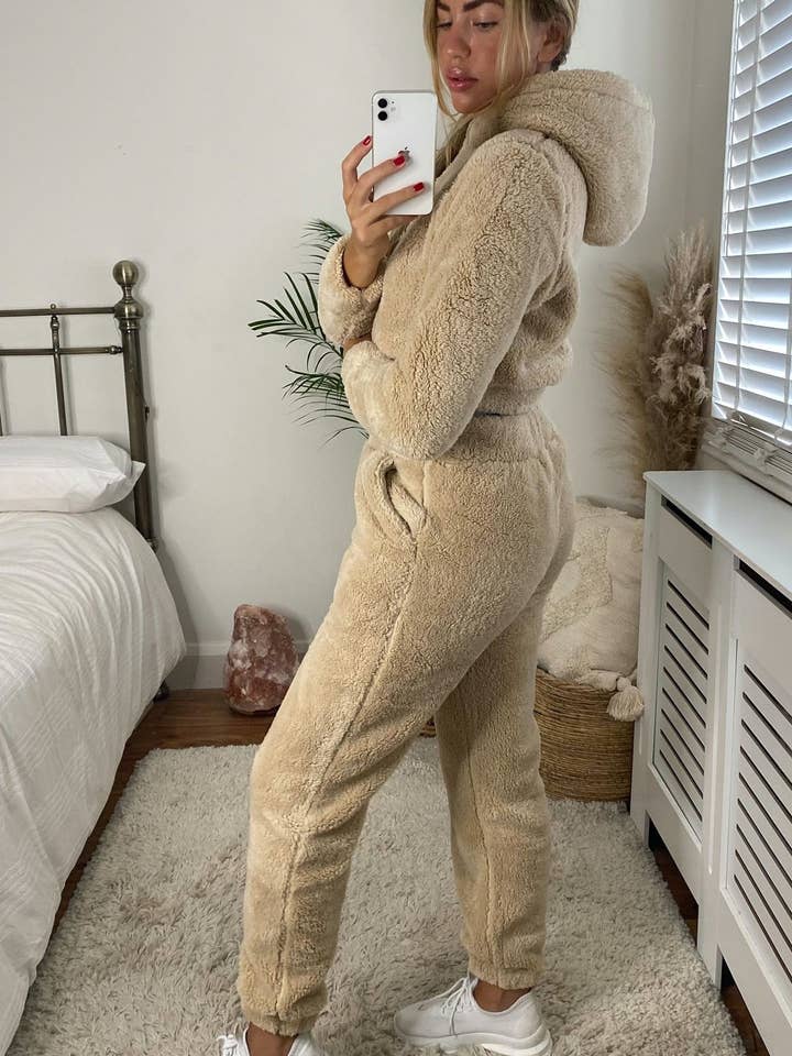 Twisted Saint – wholesale Tracksuit – Women′s – Women's Teddy Tracksuit6