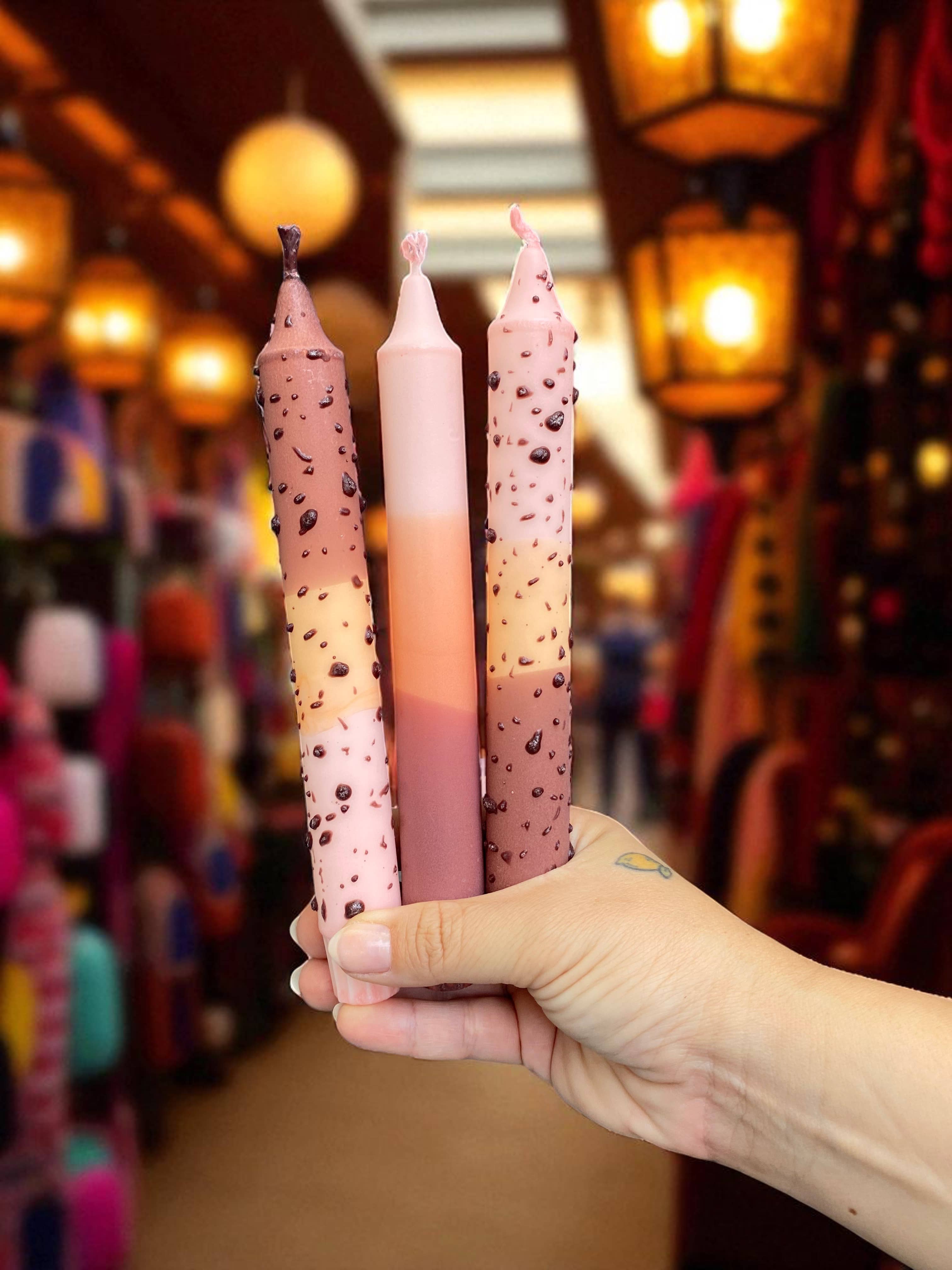 Kupkup HB. - Fi Design Studio Co. – vela pilar por atacado – Brilho Alegre | Vela Tapper Outono em Nova Iorque | 2,3x20 cm3