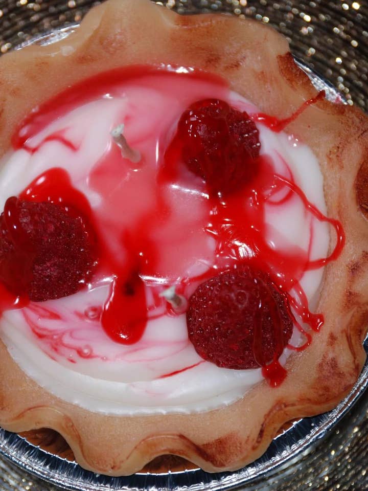 AARDBEIENCRĂME TAART voor wholesale door Unique luxury candle bar